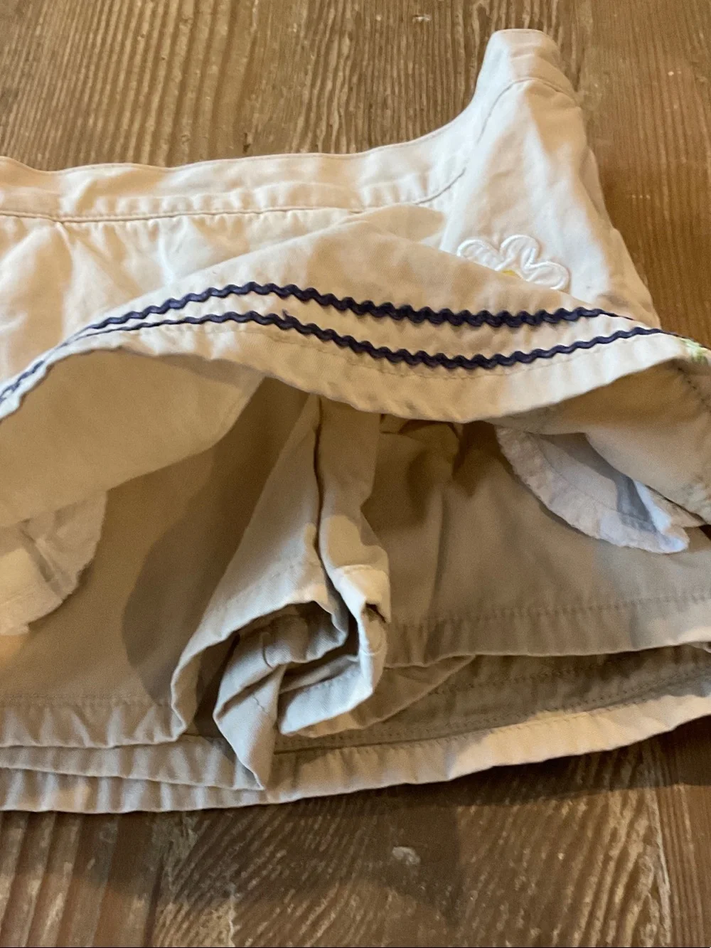 Gymboree cotton Cream Skort with Navy Trim and Daisy Embroidery